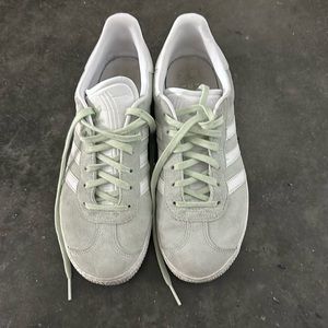 Gazelle adidas in a mint color. Size 6 in mens. 8 in women.